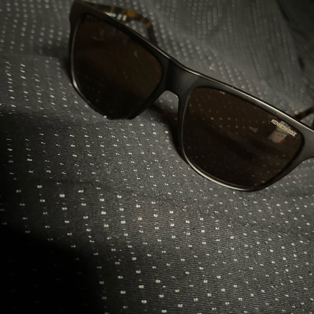 Kenneth Cole Dark Sunglasses